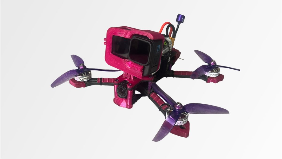 Drone FPV 5 pouces utilisé par INSPIDRONE pour les prises de vue dynamiques et immersives