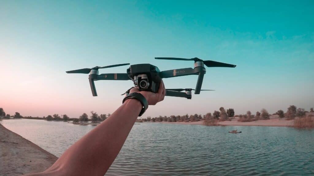 Drone prêt à décoller pour une prestation professionnelle – Illustration des délais d’intervention drone