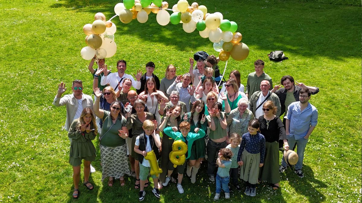 Vue aérienne d’une fête d’anniversaire – Illustration de l’utilisation du drone pour les événements festifs