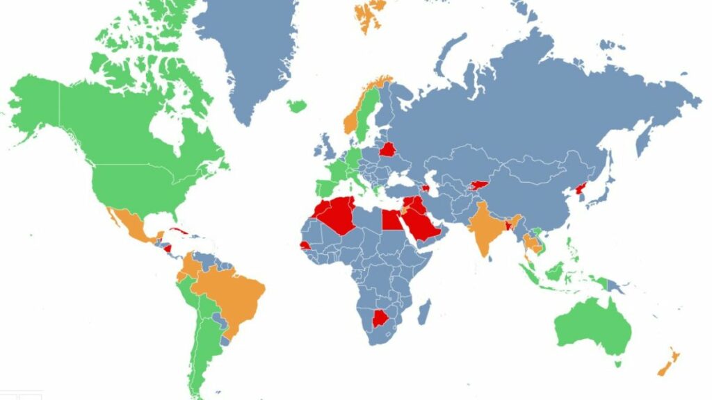 Planisphère montrant les zones de vols de drones autorisées dans le monde en 2025, avec restrictions par pays et continents.